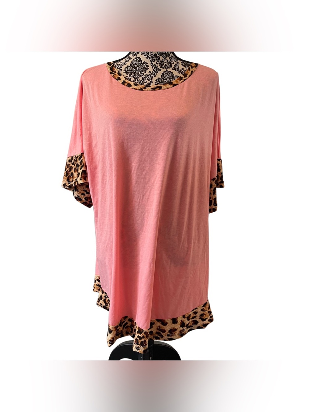Women’s pink cheetah blouse - Picture 2 of 4